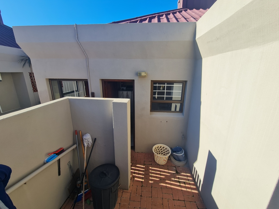 3 Bedroom Property for Sale in Jeffreys Bay Central Eastern Cape